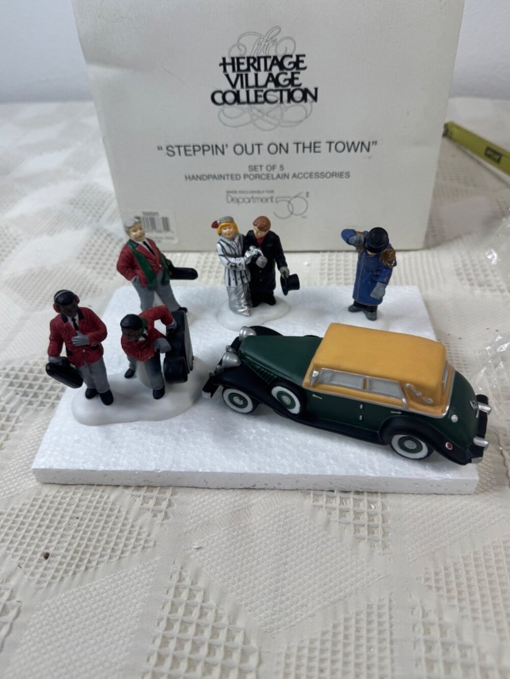 Heritage Village Collection Steppin Out On The Town 58885 Figures Set of 5 1997